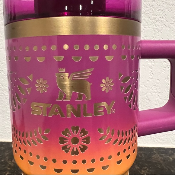 Stanley Día de los Muertos Sunrise Catrina 20 oz Tumbler - Picture 3 of 5